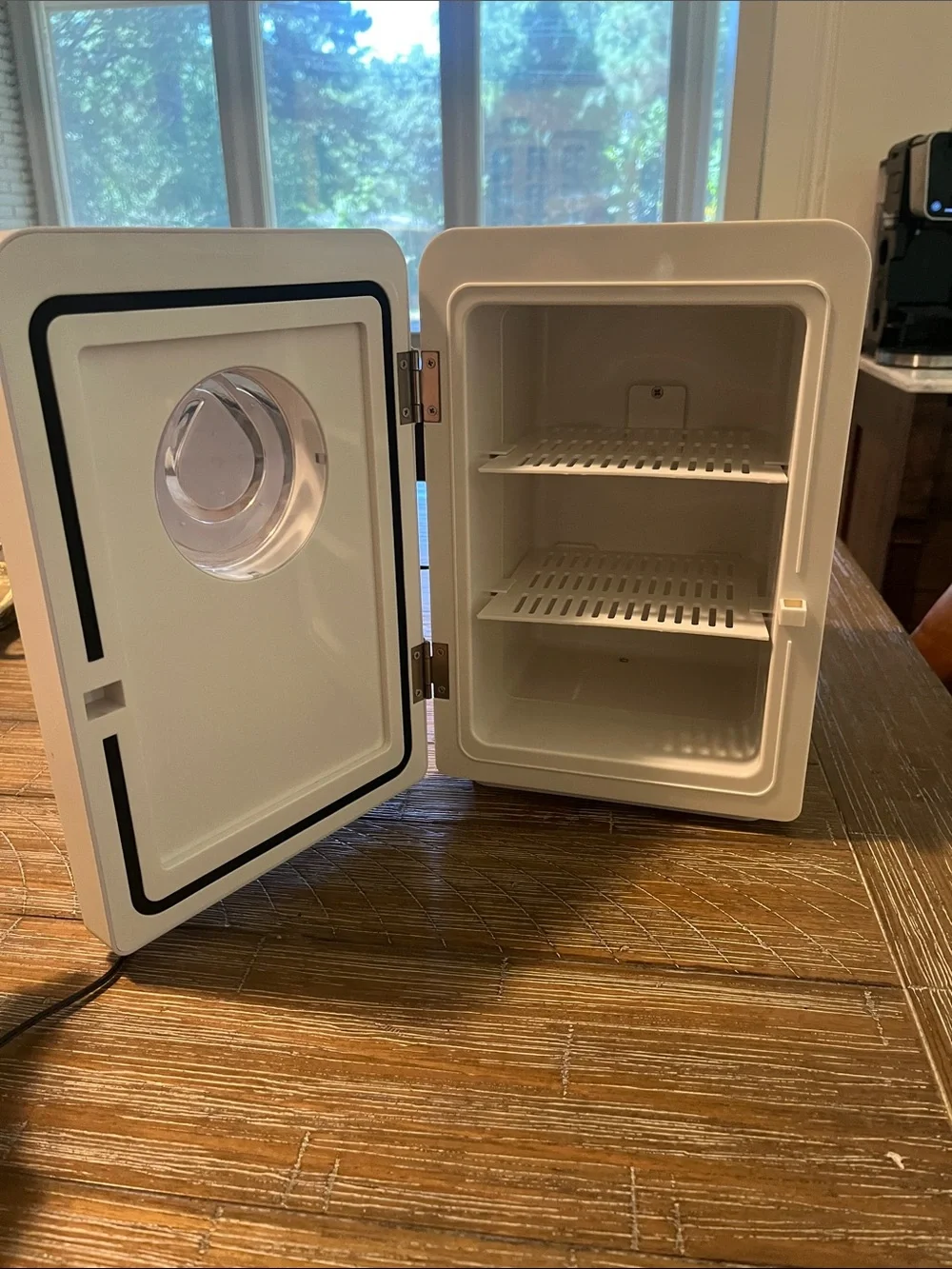 MONAT GLOBAL mini fridge